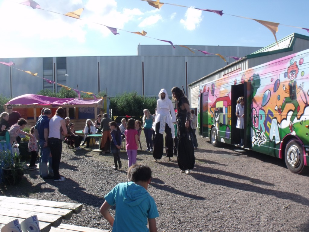 Le soleil était au rendez-vous pour souffler les bougies du CREAbus.